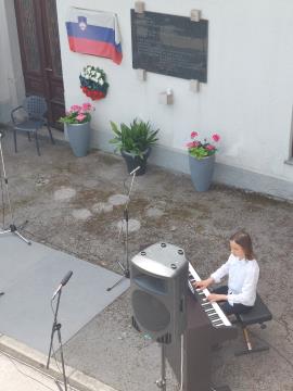 6_Pianist Adam Hrabar